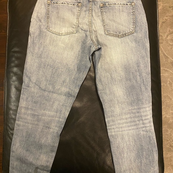 Sexy Boyfriend fit; 8/29 R with embroidered flower - Picture 2 of 2